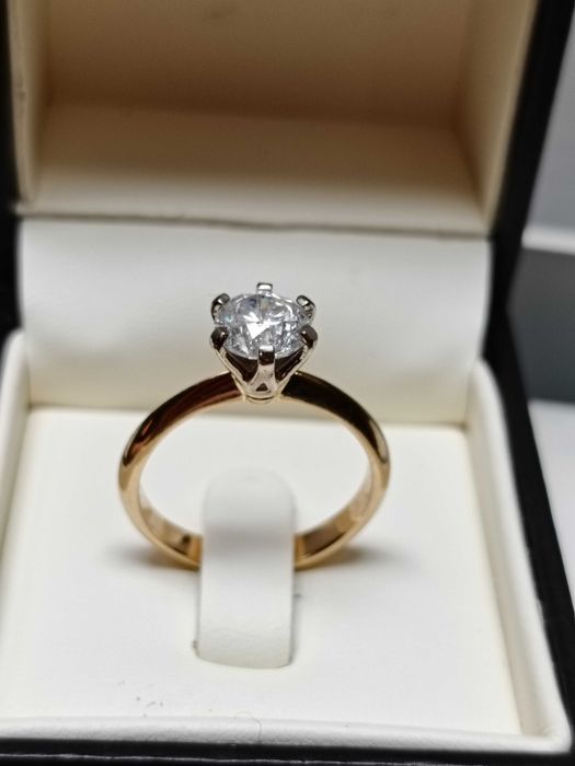 Złoty pierścionek 585 z brylantem 1,40ct (certyfikat )wzór Tiffany