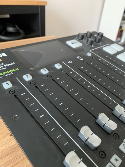 Vendo roadcaster pro ainda com garantia