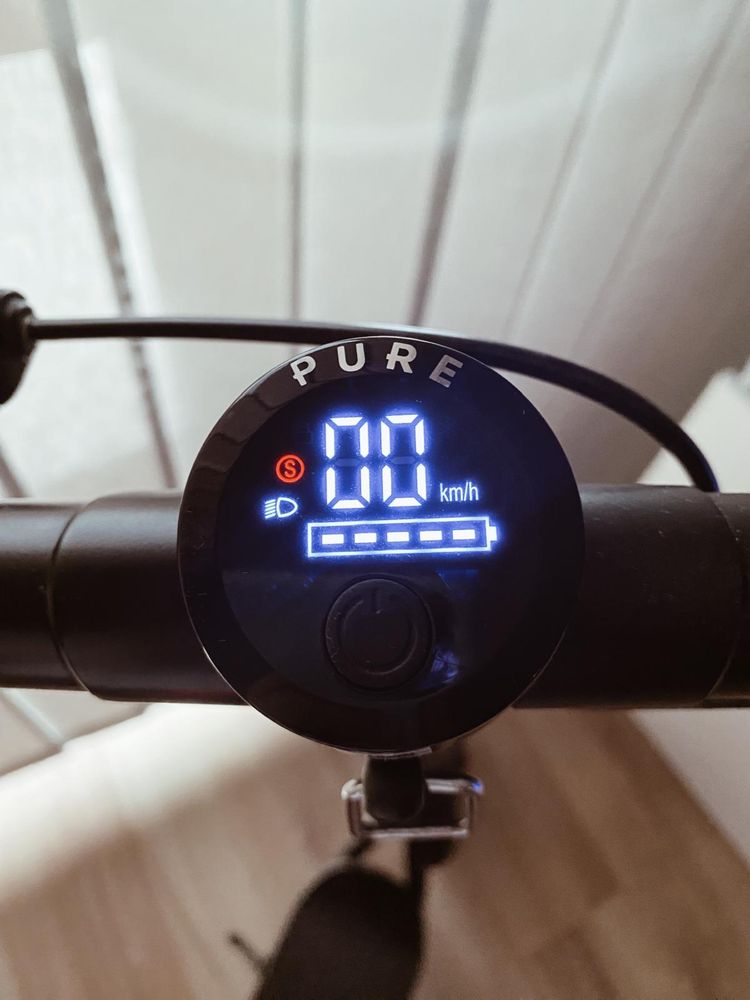 Vendo trotinete elétrica com menos de 100km