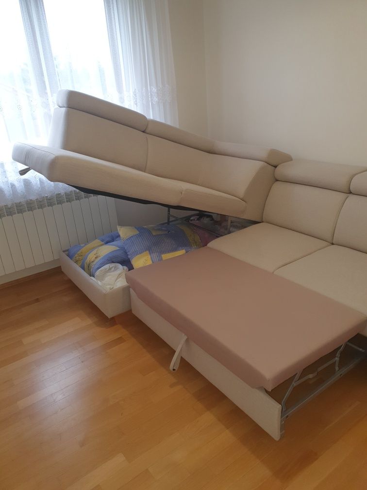 Sofa narożna z funkcją spania