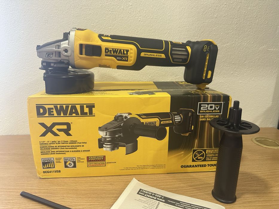 Болгарка з регулюванням обертів DeWalt DCG411VSB