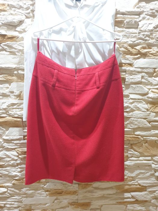 Czerwona spódnica na podszewce