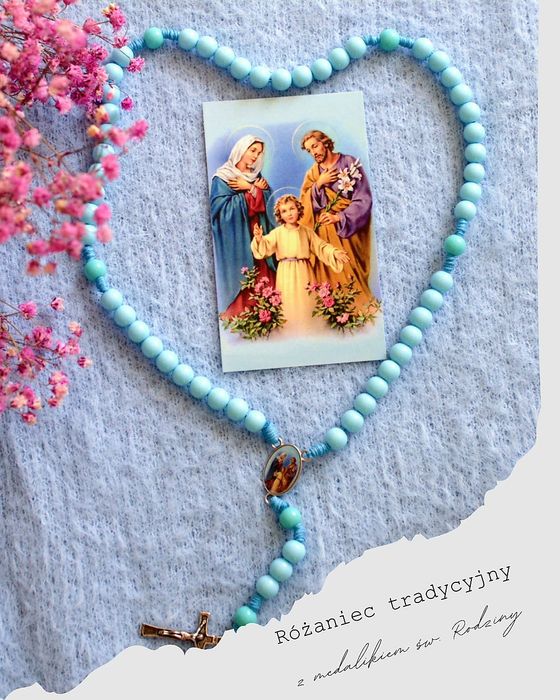 Różaniec tradycyjny z medalikiem Świętej Rodziny. Rękodzieło.