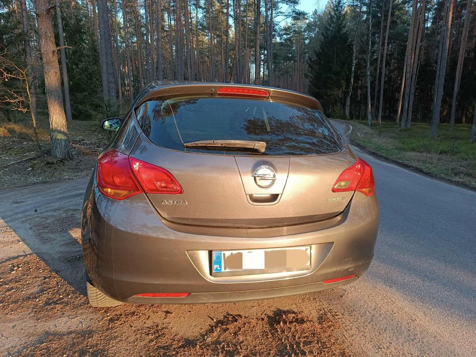 Opel astra J benzyna
