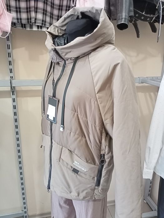 Куртка осінь з капюшоном р. 52-54