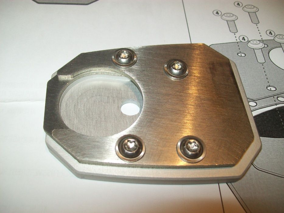 ES7704 KTM 1050/1190/1290K/1290R/1290S (13>18) poszerzenie stopki GIVI