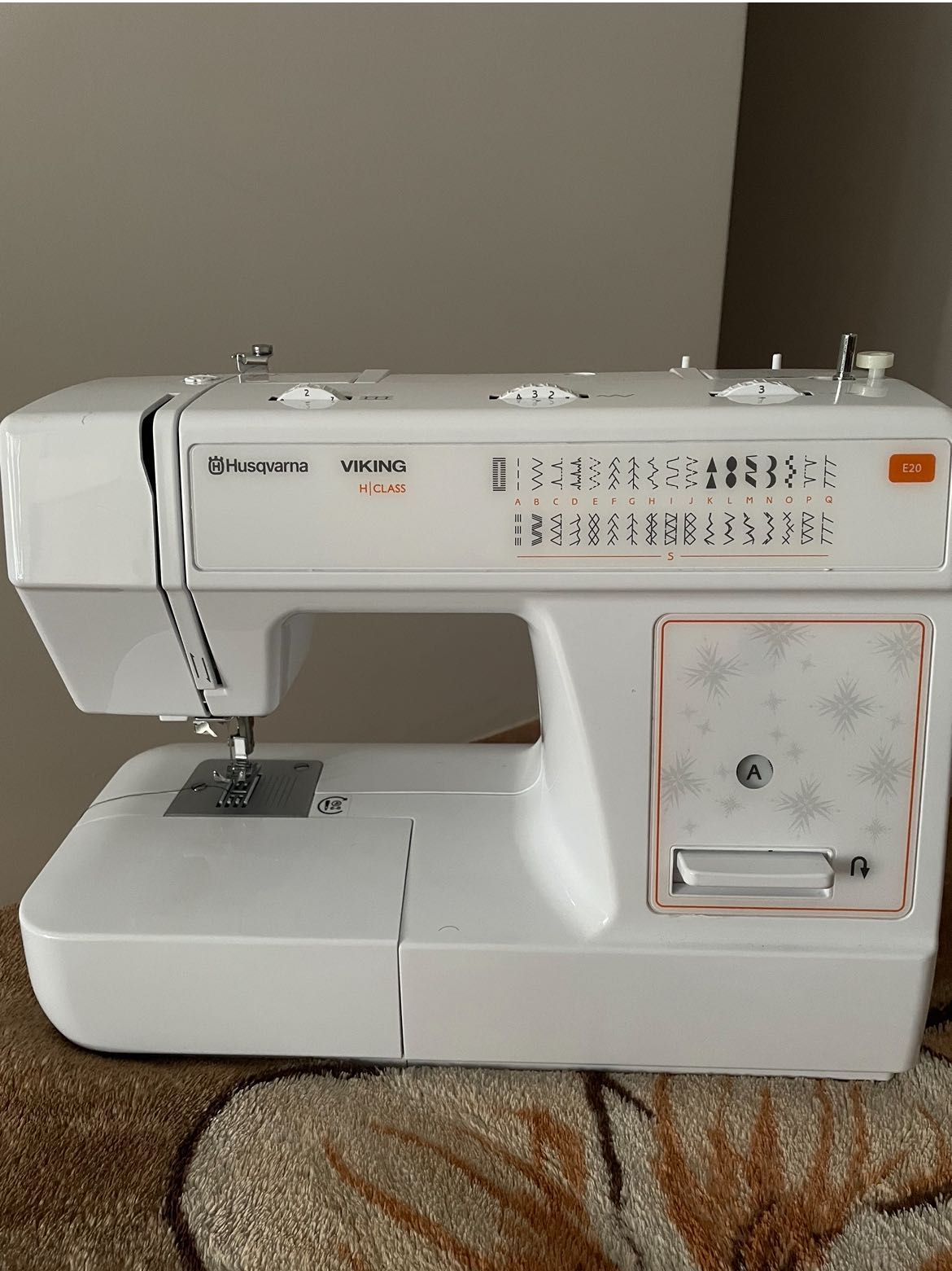 Maquina de costura semi nova