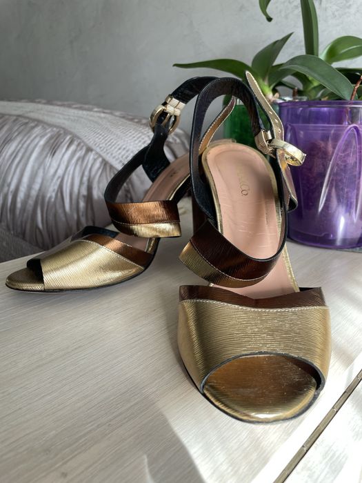 Босоножки 40 розмір