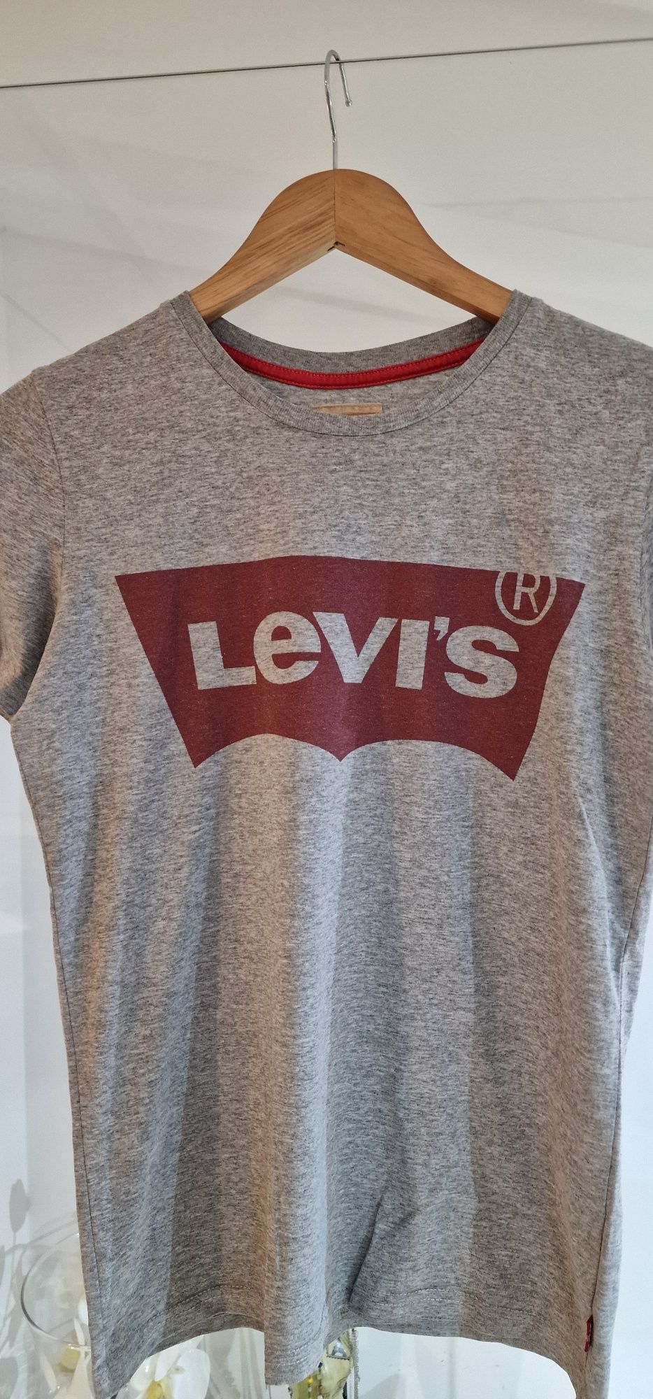 Tea shirt Levis cinza