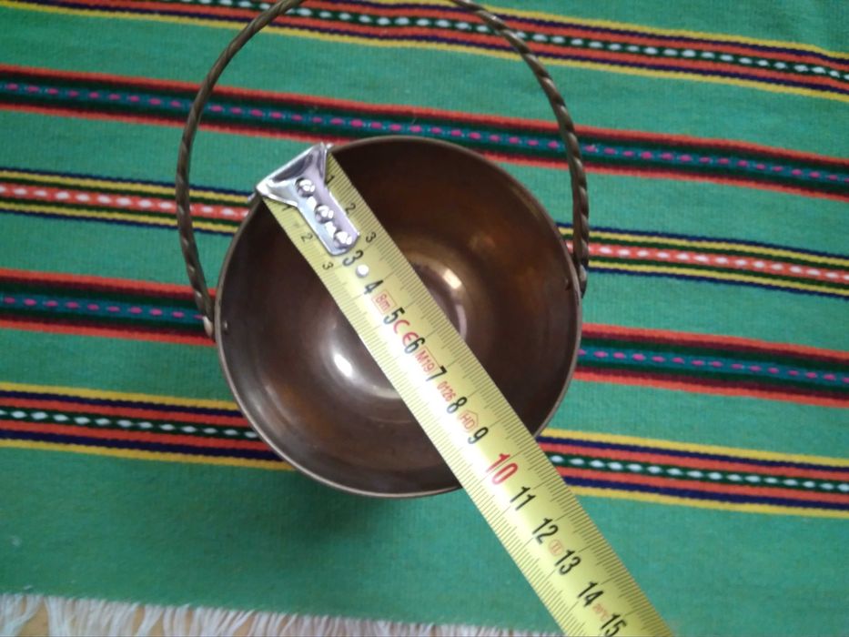 mosiężny koszyczek, miseczka, czarka z uchwytem