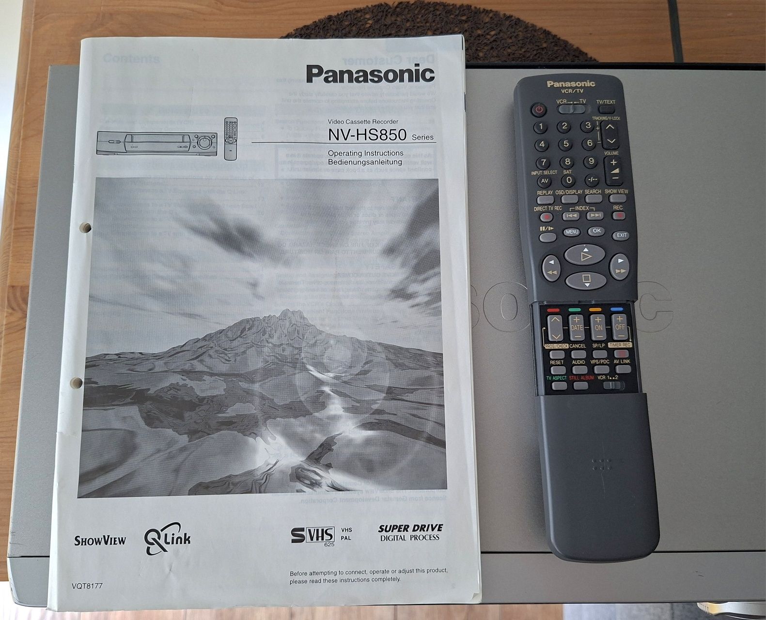 Panasonic magnetowid S-VHS NV-HS850 + pilot oryginalny