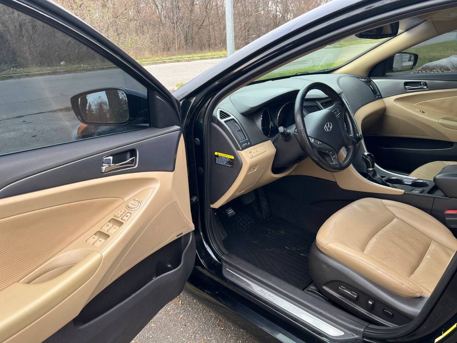 Hyundai Sonata Hybrid 2.4 • 2013 рік • Максимальна комплектація