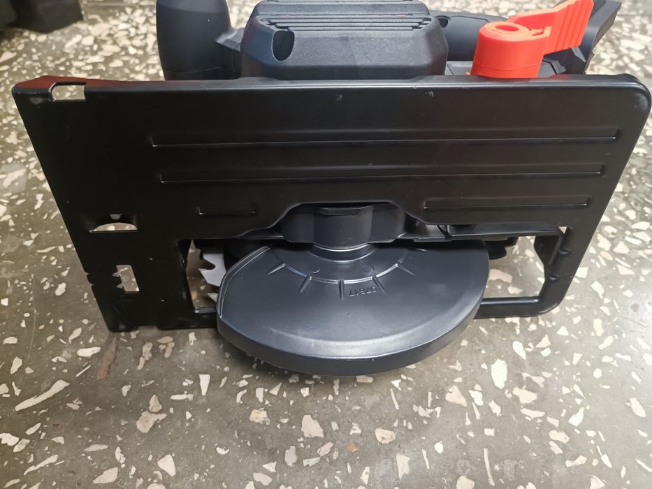 Акумуляторна циркулярна пила DSC-200BC Ultra