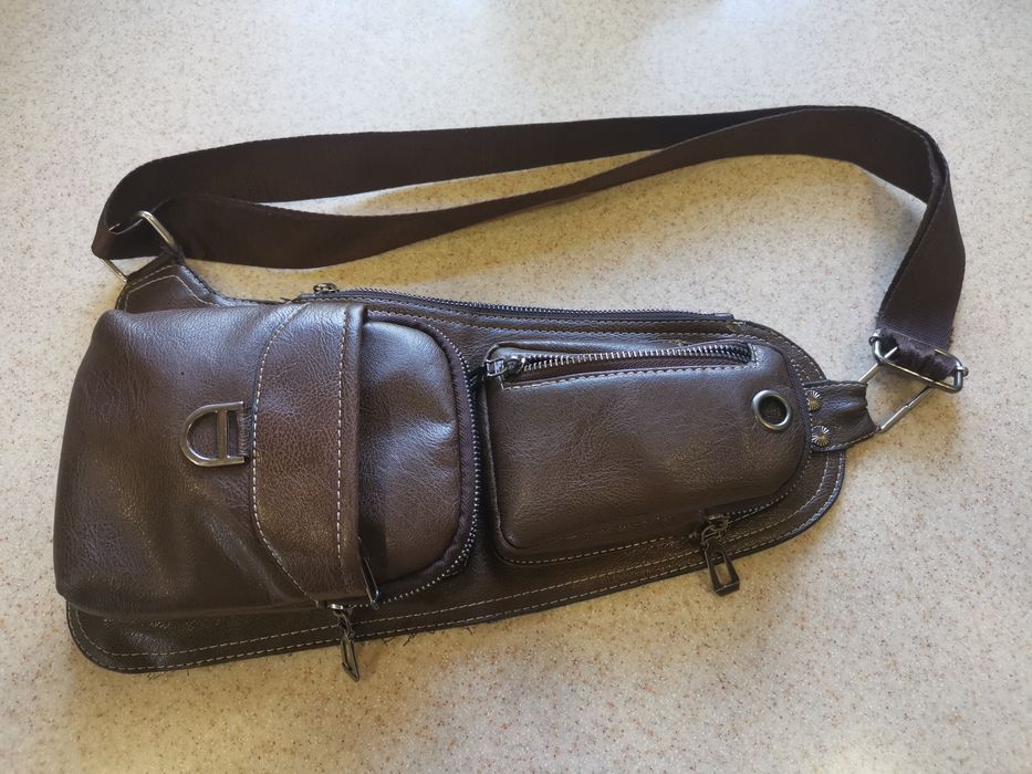 Сумка через плече.