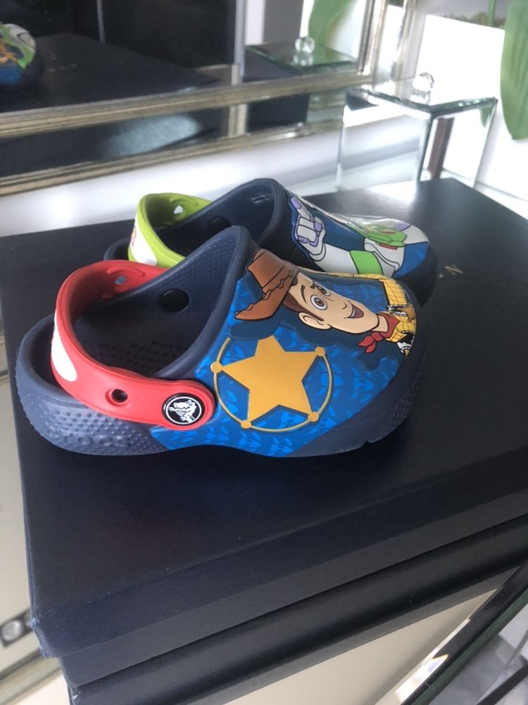 Crocs chłopięce C8 seria Toy Story rozmiar 23/24