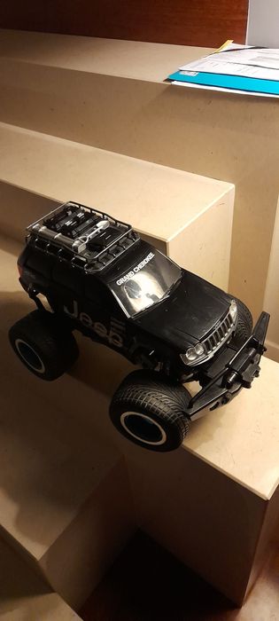 Carro Jeep de brincar