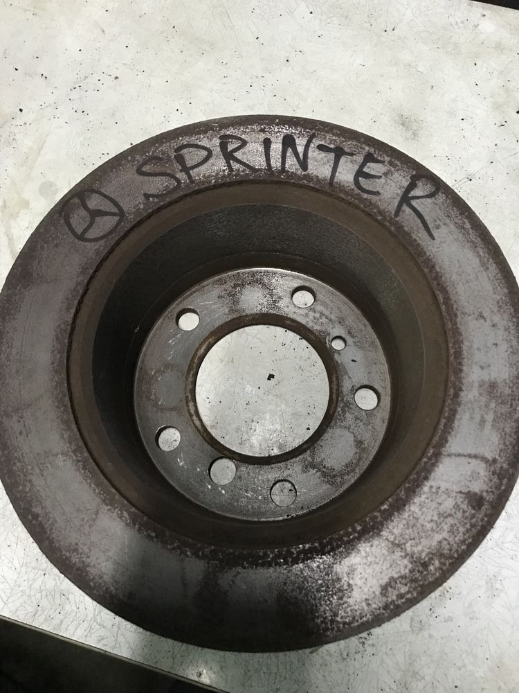 Задний тормозной диск на Спринтер