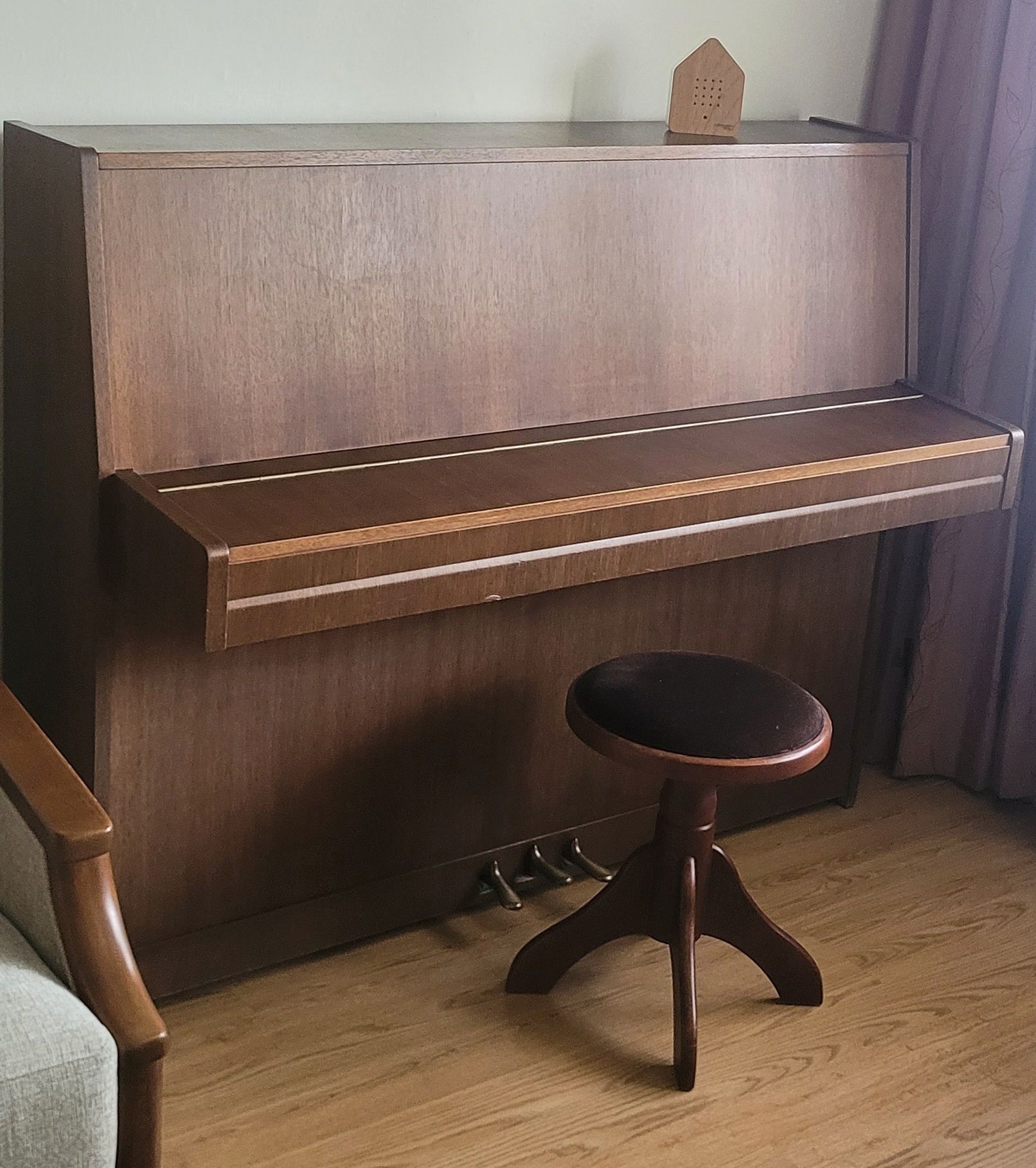 Pianino Weinbach plus stołek