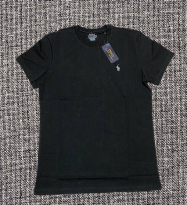 Varias t shirts e sweats de marca novas