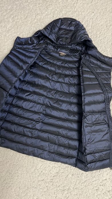 Пухова куртка відомого бренду Colmar.42р