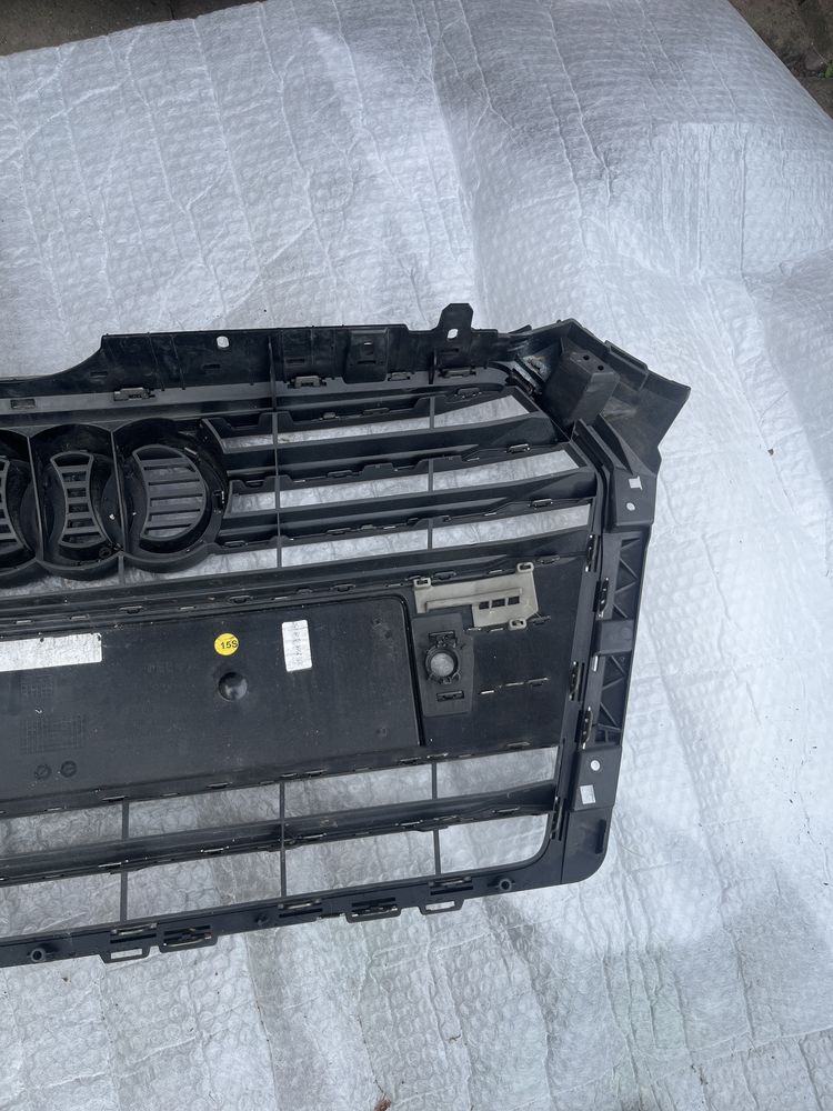 Grill Atrapa Zderzaka Przód Audi A4 B9 8W