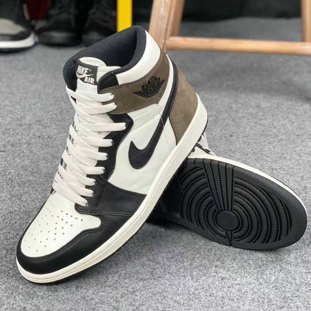 Jordan 1 Retro High Dark Mocha