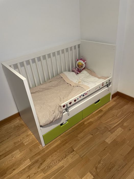 Berco/cama evolutiva Ikea com gavetas
