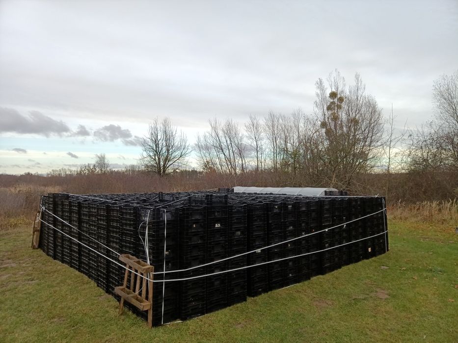 Skrzynki plastikowe holenderki na warzywa  owoce transport 60x40x24