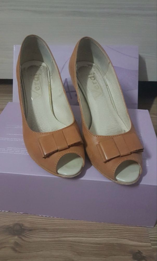 Buty na obcasie skórzane Verdi karmelowe r.37 Jak nowe odkryte palce