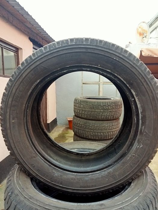 Шины 235/55 R17.