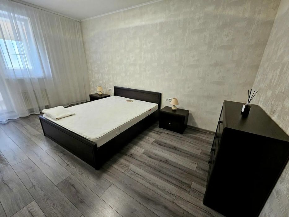 Сдам 2х кімнатну квартиру вул. ВОСКРЕСЕНСЬКА 18Б  жк Паркові озера