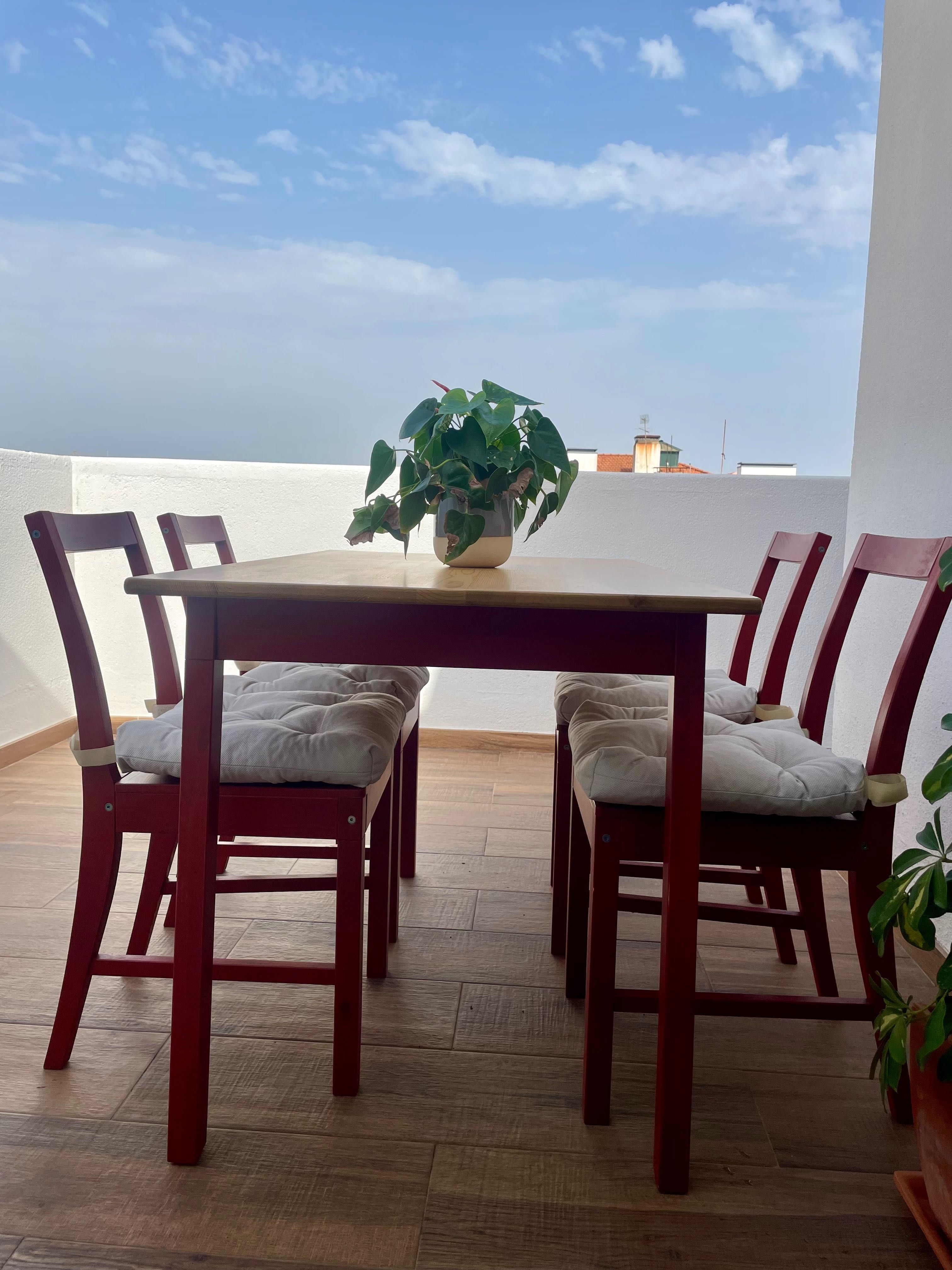 Conjunto IKEA PINNTORP mesa e 4 cadeiras