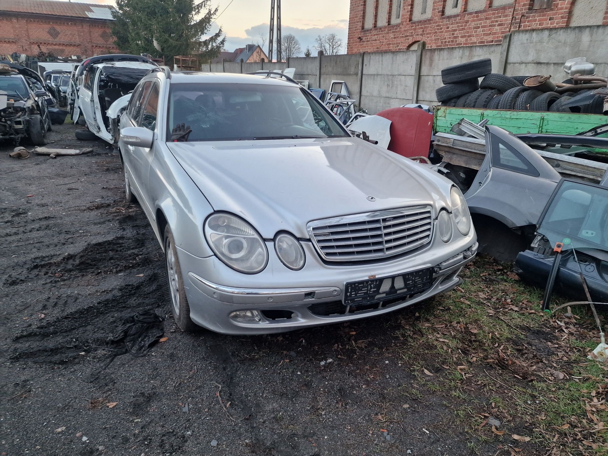 Mercedes W211 3.2 CDI R6 kombi automat  samochód  na czesci lak 744