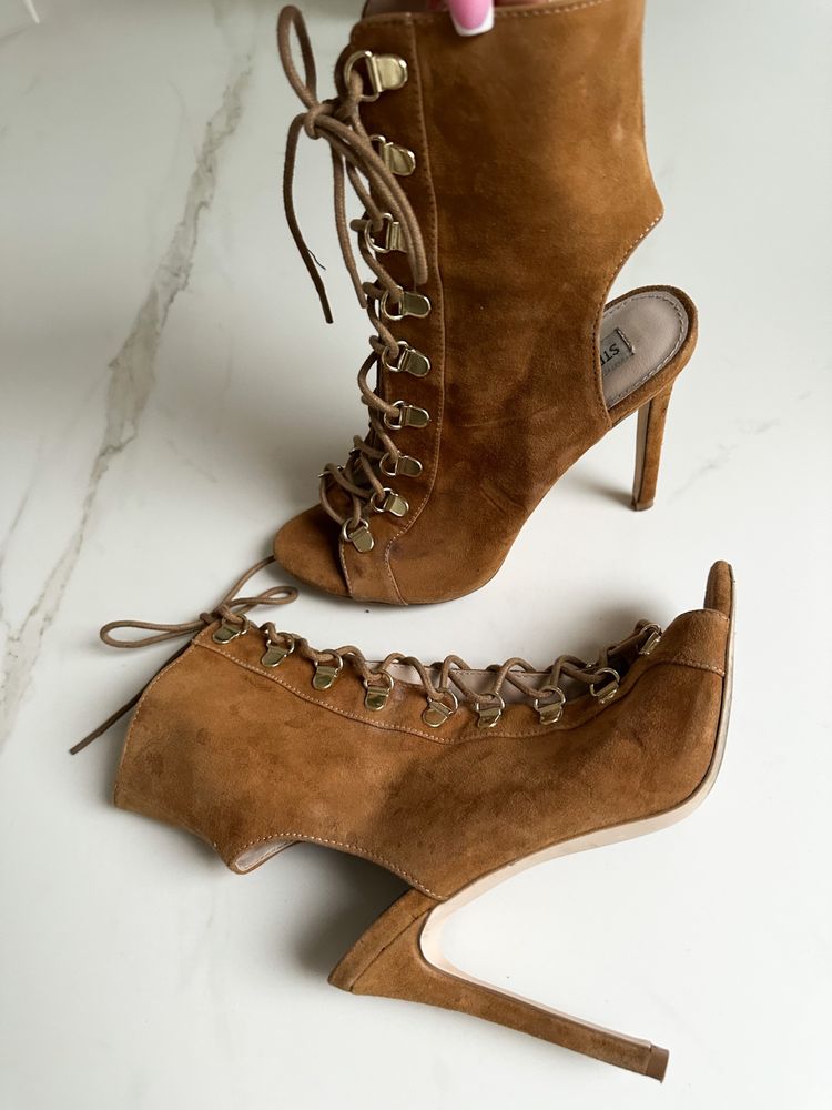 Brązowe zamszowe botki wiązane Steve Madden rozmiar 37