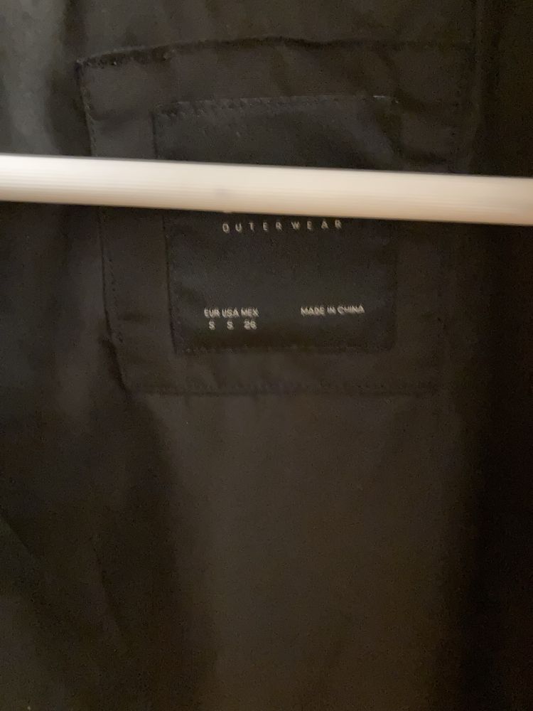 Blusão acolchoado curto preto Zara