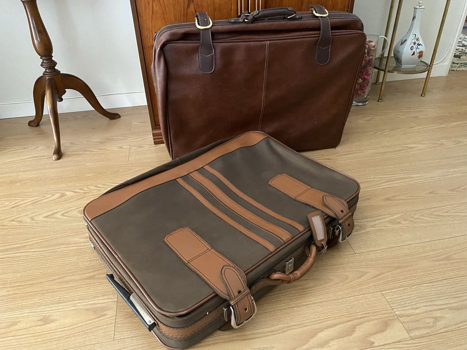 2 malas de viagem antigas