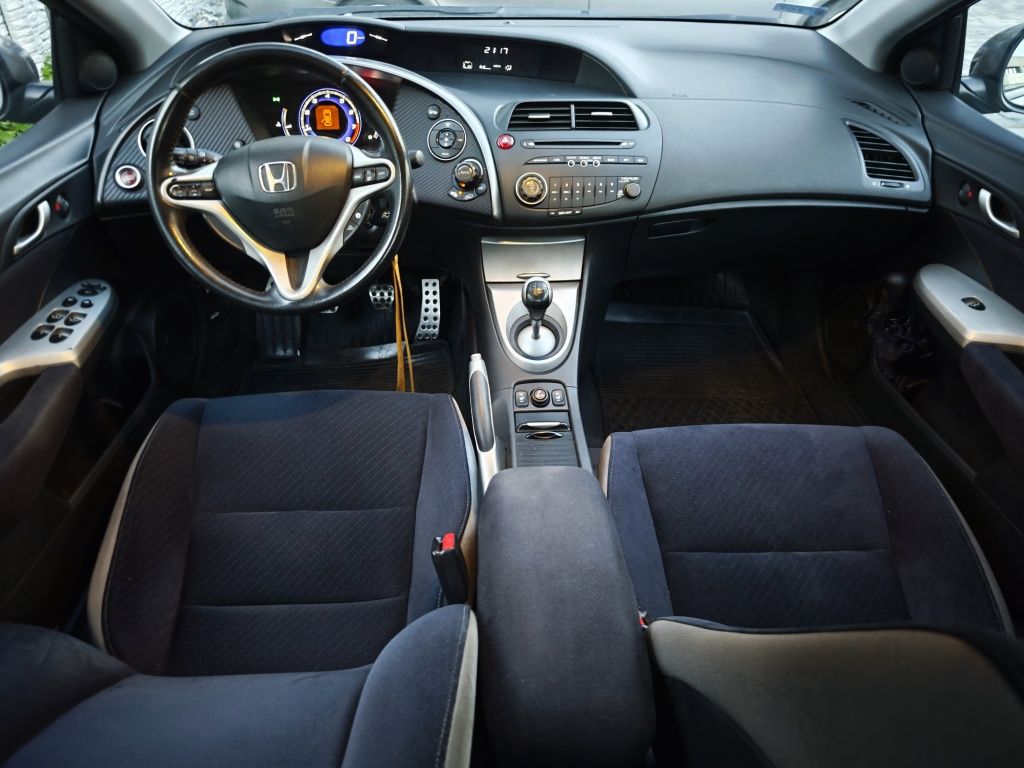 Honda Civic UFO 1.8 benz, polski salon