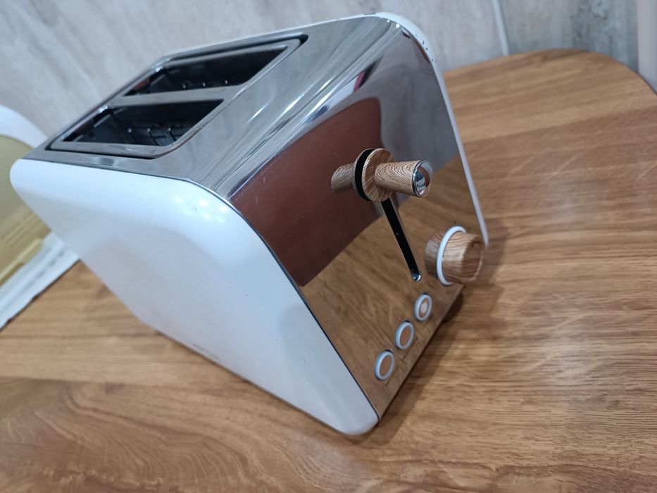 Torradeira e máquina café filtro para desocupar