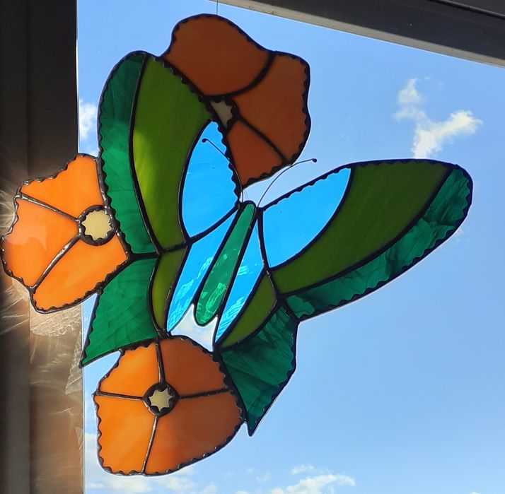 Borboleta em vitral.  31 cm