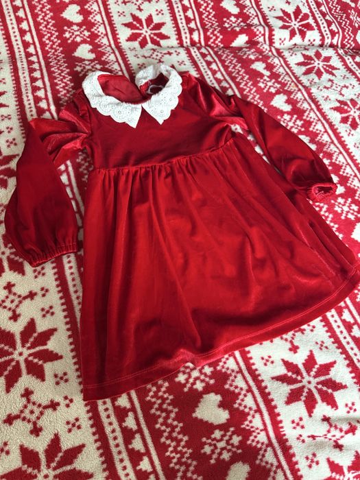 Новорічні сукні святкові ошатні