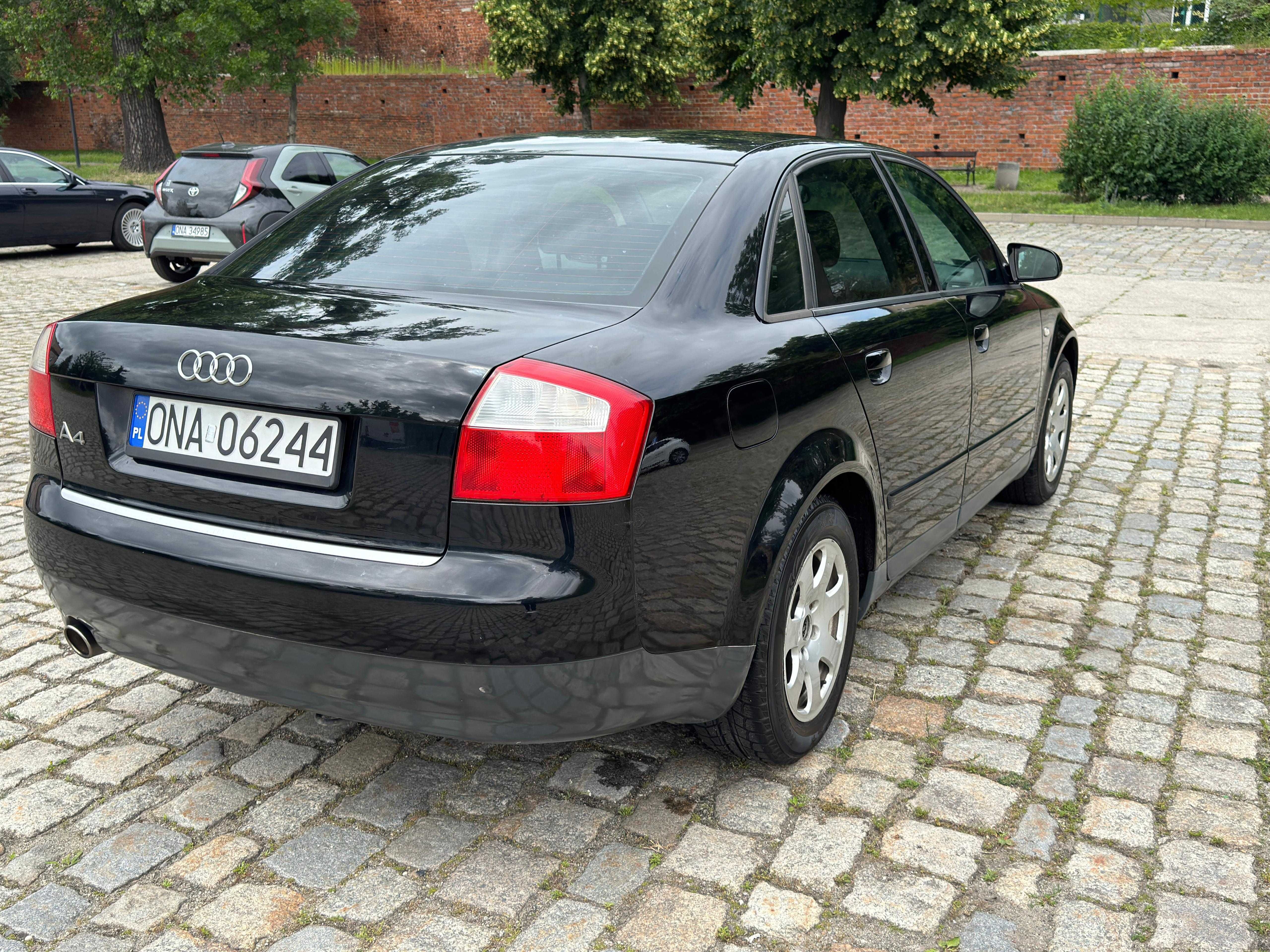 Audi A4 B6 2.0 Benzyna LPG Sedan Czarna 2001 r.