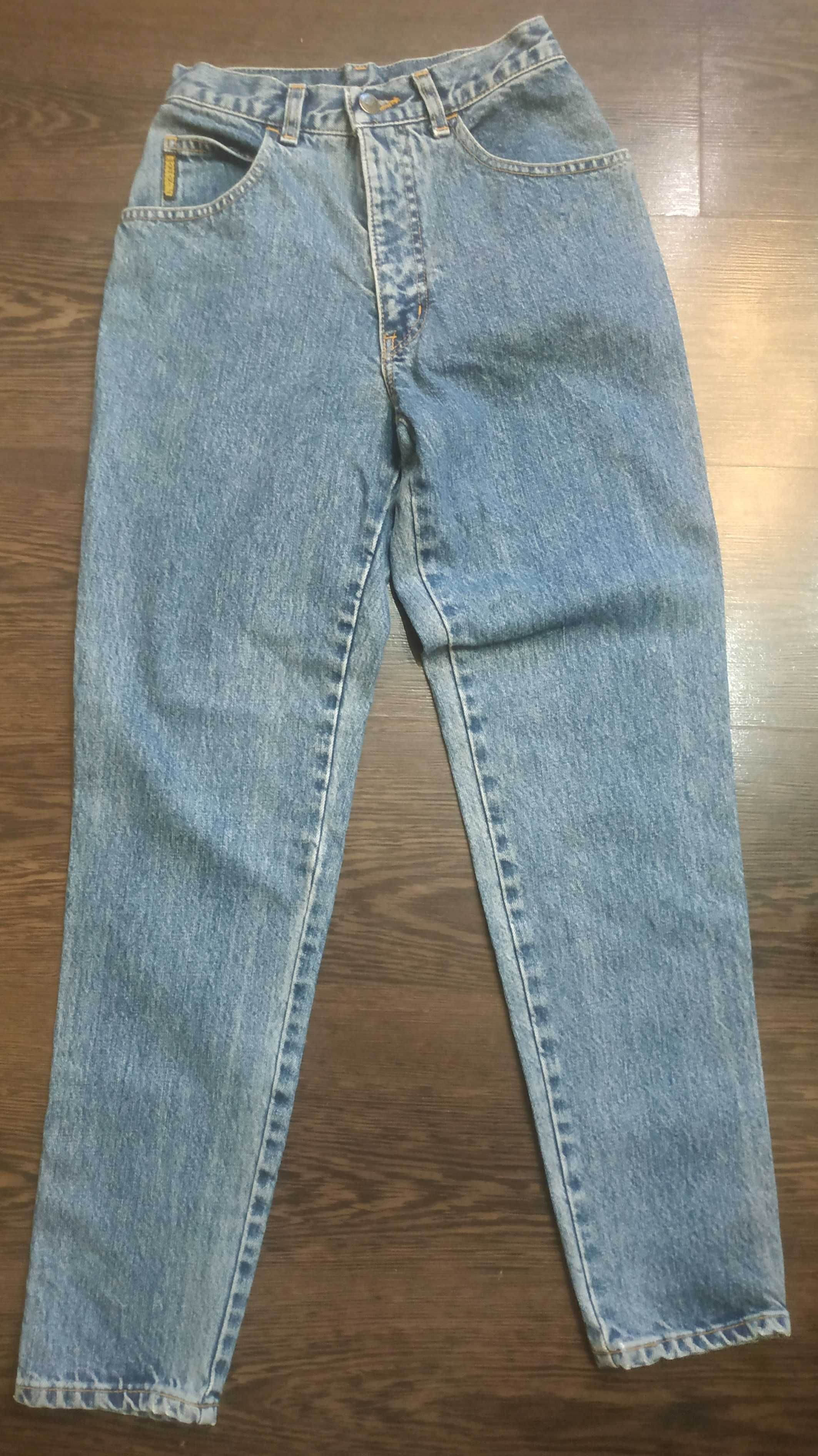 фирменные джинсы р-р 26-27