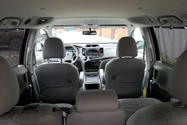 Toyota Sienna 2013