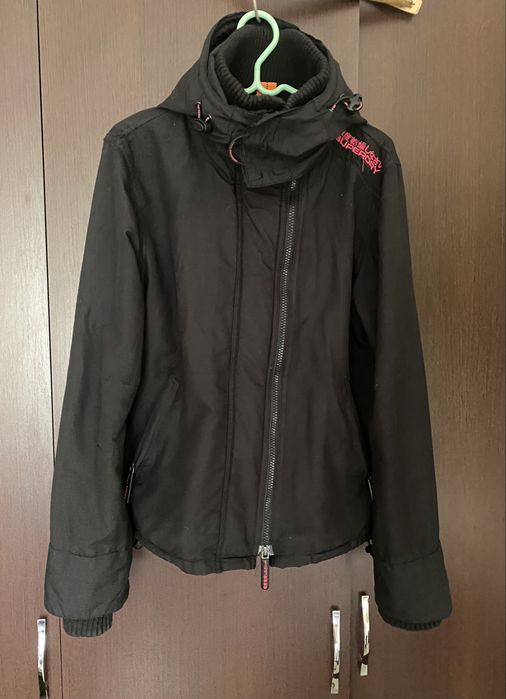 Спортивна куртка на весну-осінь