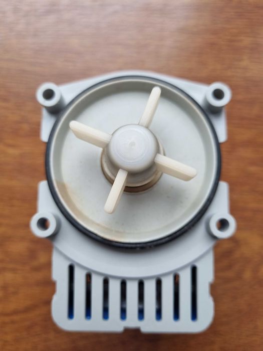 Насос (помпа) GRE для пральної машини Bosch/Siemens на 4 саморізи