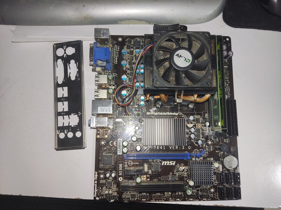 Материнська плата MSI 760GM-P23 (FX)+проц 4 ядра+ 8 GB DDR3