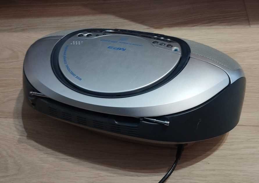 Radiomagnetofon CD-MP3 SONY CFD-S35CP uszkodzony wzmacniacz