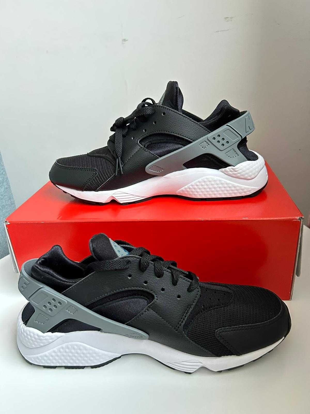 Nowe Buty Nike Huarache - Rozmiar 42.5 / 27 cm