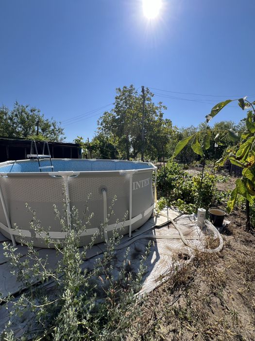 Продам Дачу с бассейном, Домик за городом