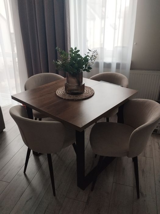 Stół loft z krzesłami